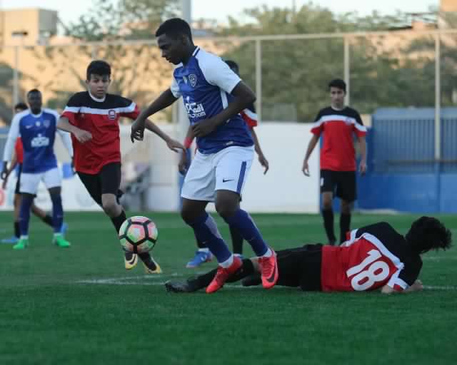 فريق ناشئين الهلال يكسب لقاء الرائد