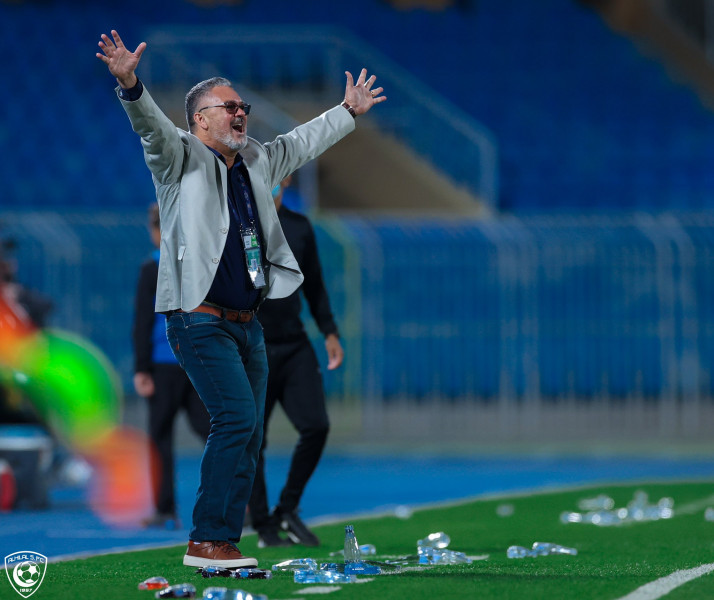 ميكالي مدرب الشهر في الدوري